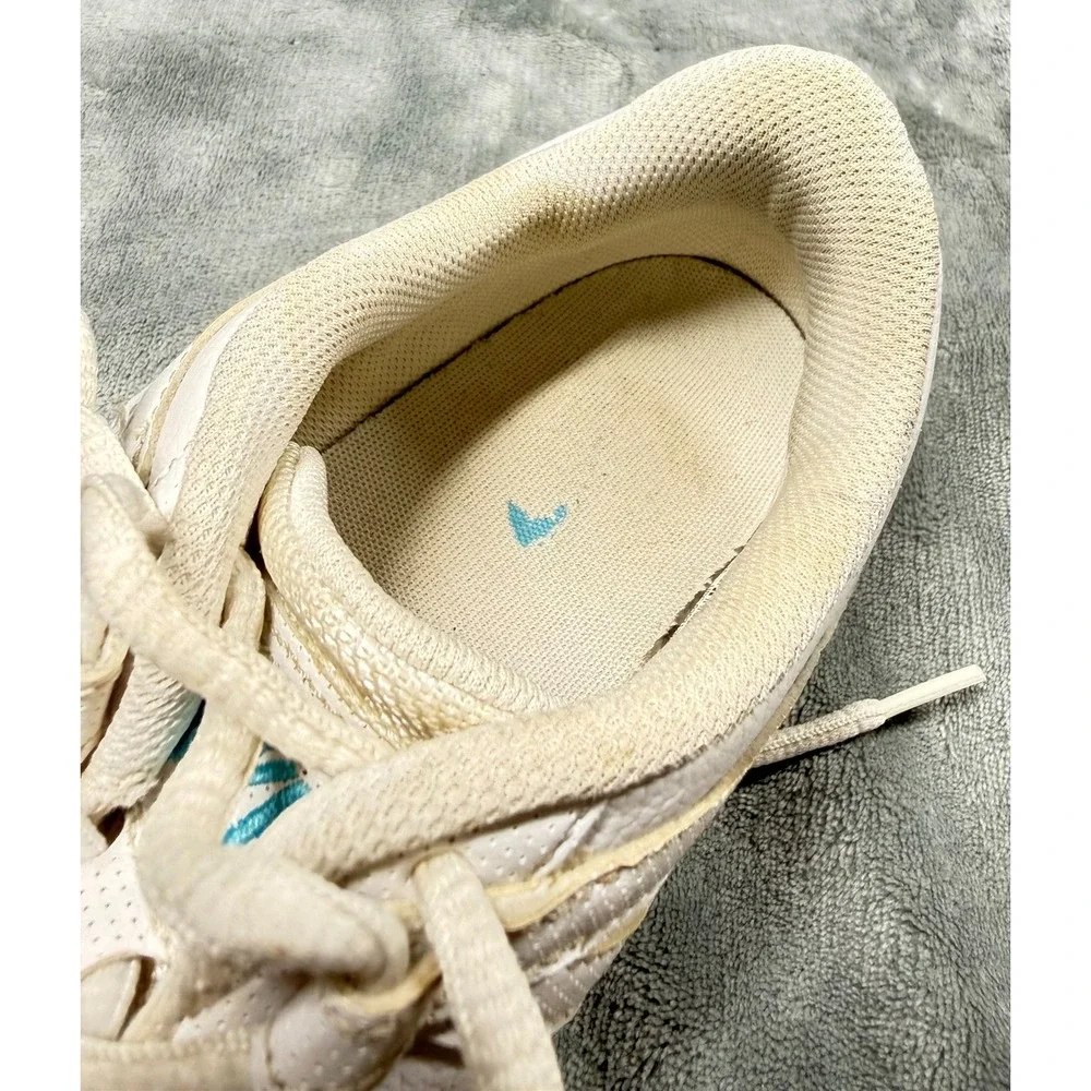 Nike Sneakers Womens 8 White Perforated Leather Lace Up Casual Shoes